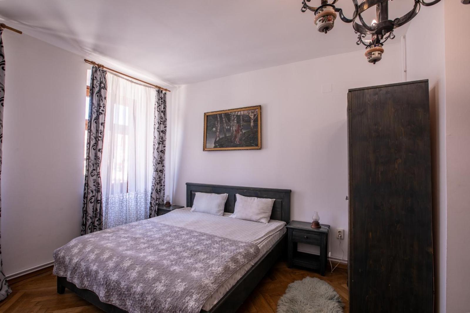 4 Rooms Piata Sfatului Braşov Exterior foto