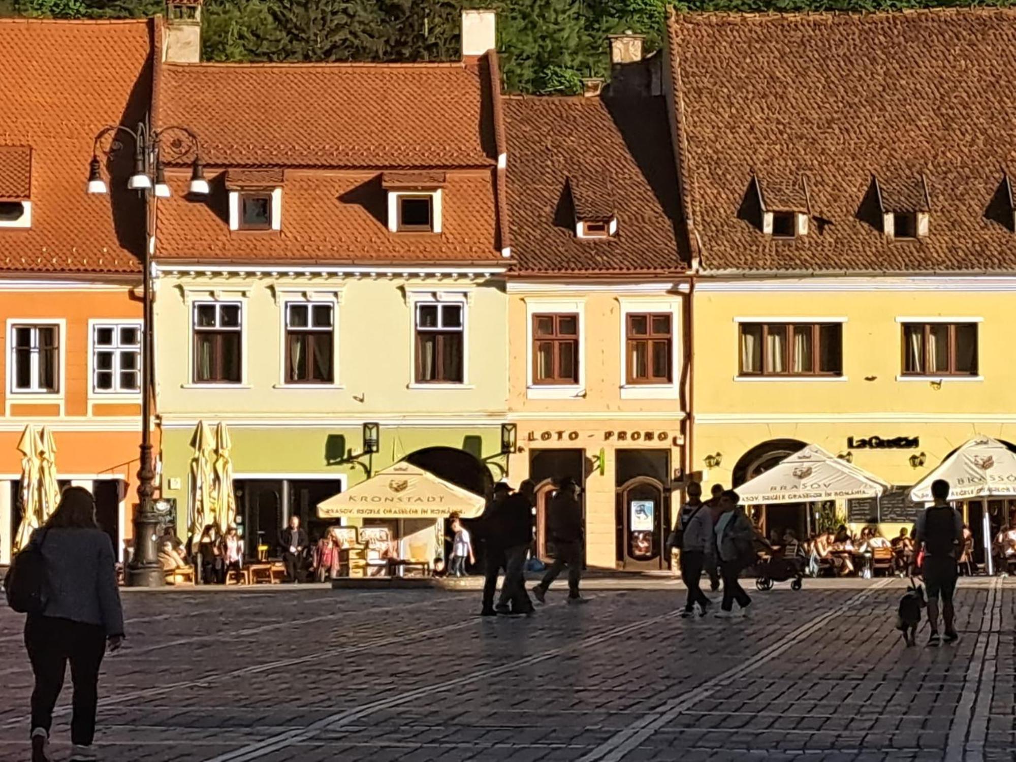 4 Rooms Piata Sfatului Braşov Exterior foto